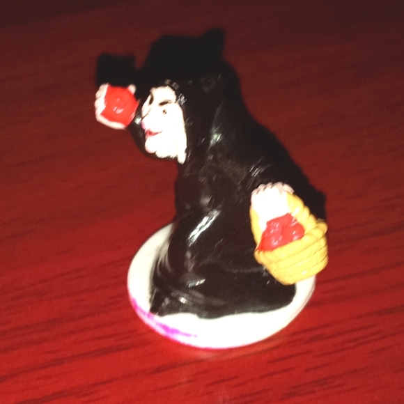 Vintage bad Witch from Disney Snow White and the 7 dwarf's - Picture 1 of 3